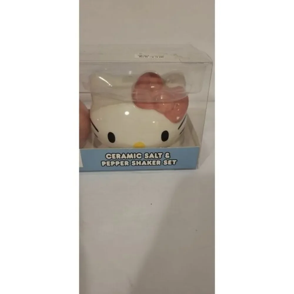 New Sanrio Ceramic Hello Kitty And Friends Salt And Pepper‎ Shaker Set HG8